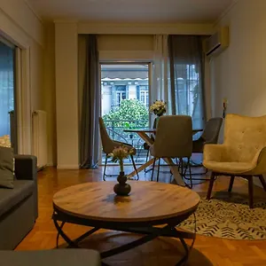 https://houseloft-grand-casa.hotels-of-thessaloniki.com