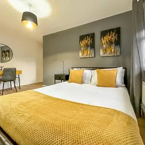 https://newly-refurbished-3-bed-house-near-london-o2-arena.brighton-hotels-england.com