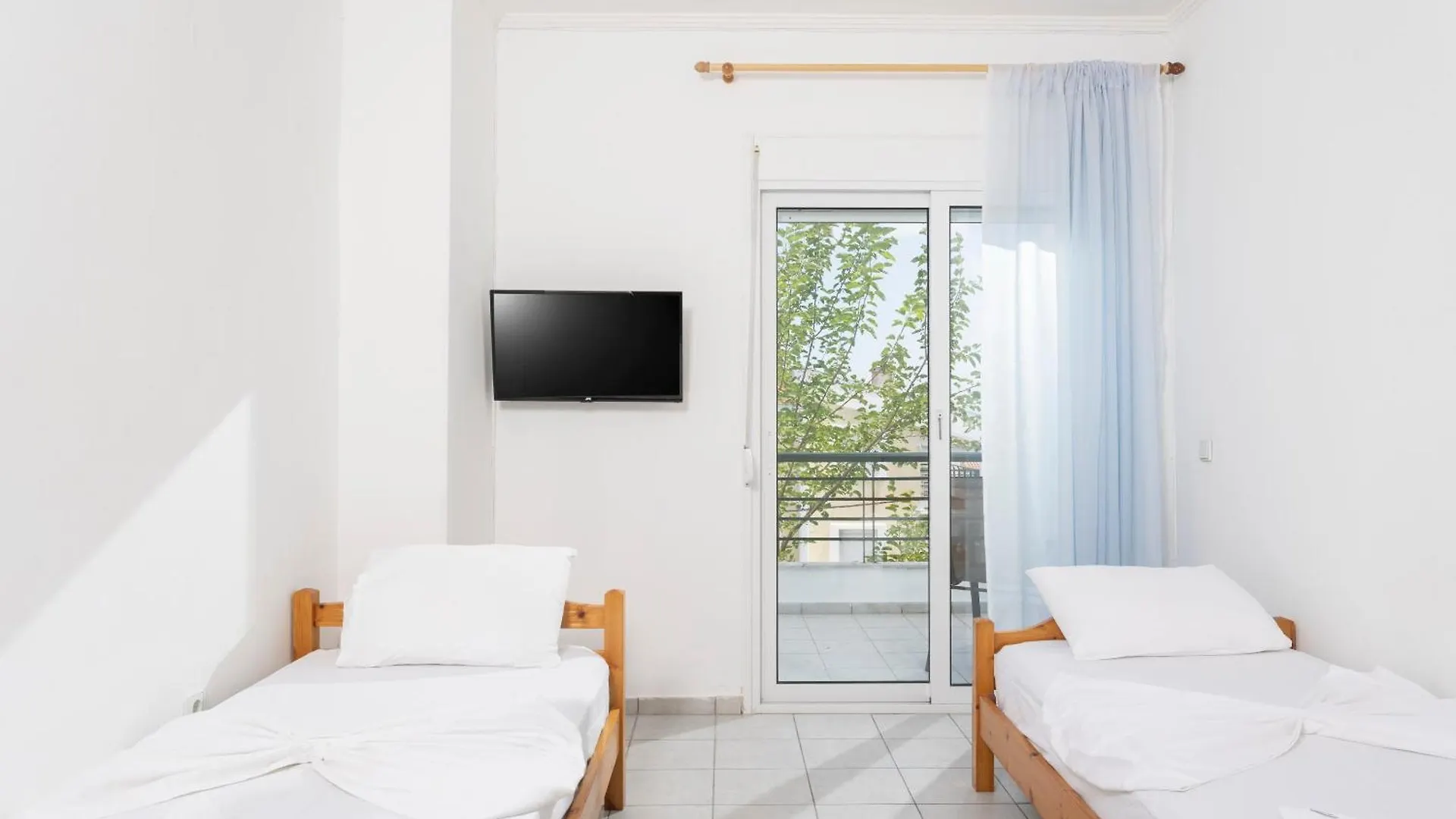 Amadeo Apartments Hanioti